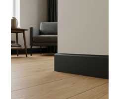 Плинтус QUART вспененный ПВХ QUART, Черный 9005 (80*26.5*2200)