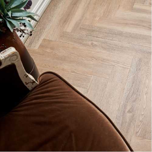 Фото Плитка ПВХ Vinilam Herringbone Северный Паркет IS11133, 43 класс (720х120х6.5 мм)